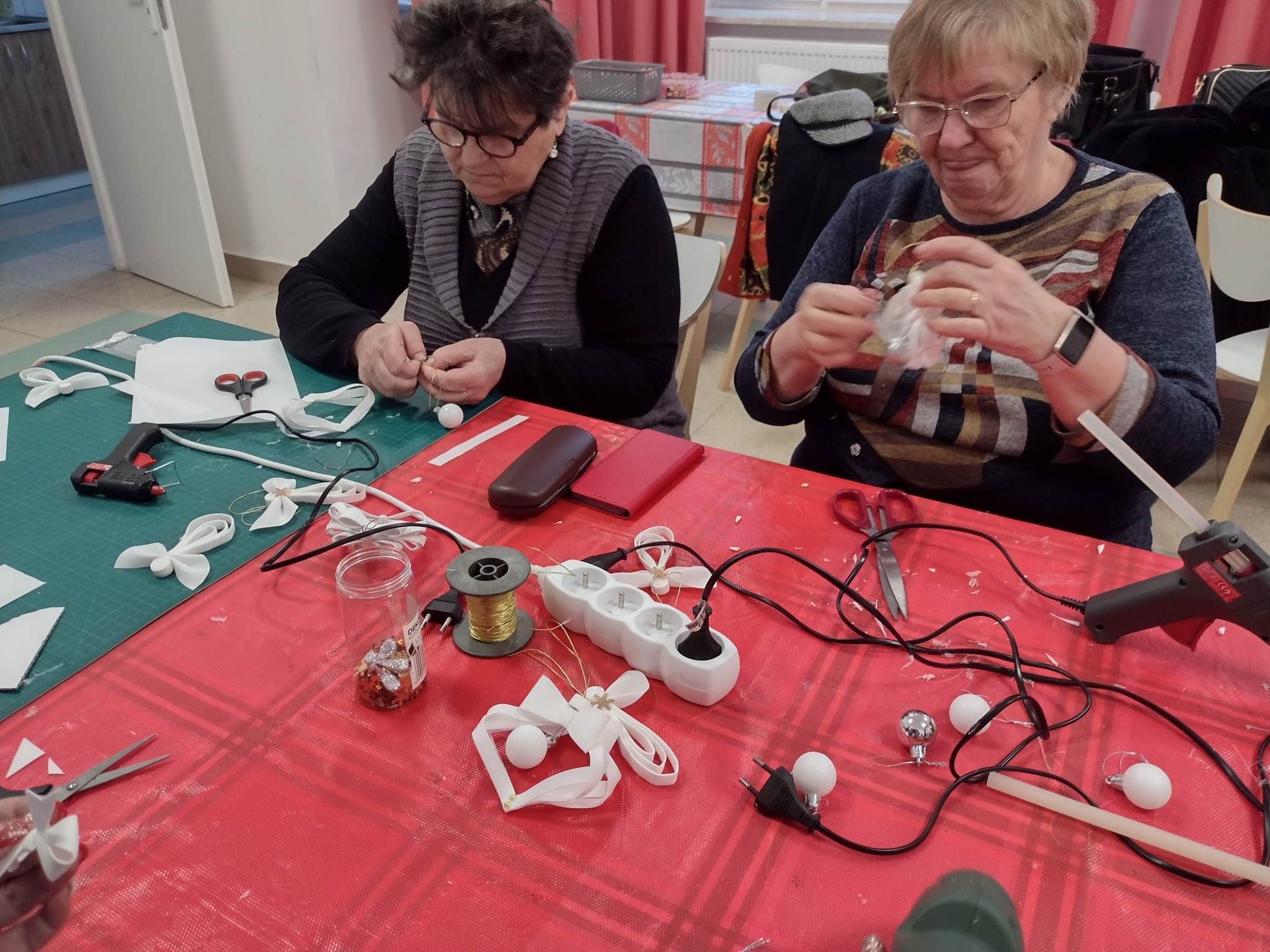 Warsztaty Tworzenia Ozdób w Majdanie Ostrowskim